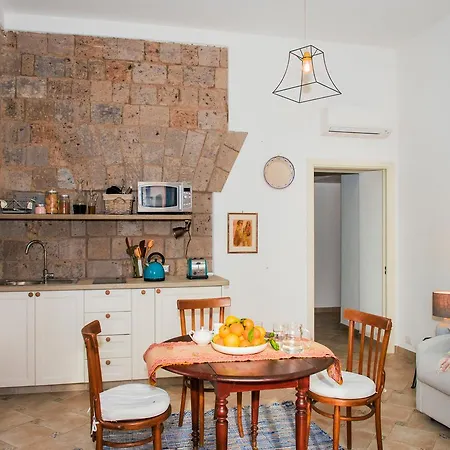 Tozzoli House *